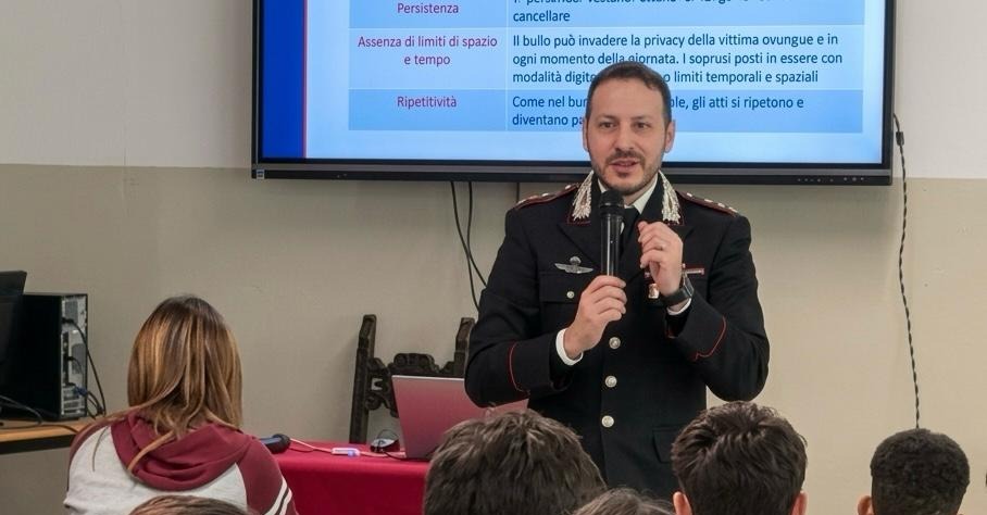 A Darfo Boario Terme i carabinieri incontrano gli studenti dell’Olivelli Putelli