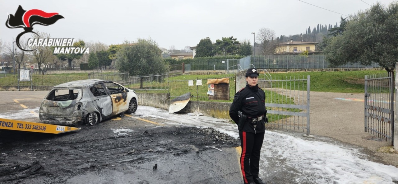 A fuoco un’auto a Castiglione delle Stiviere