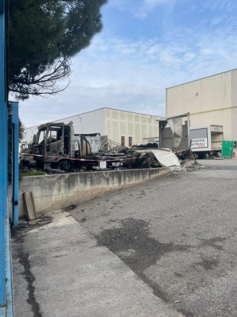 Bedizzole: a fuoco sei mezzi in sosta