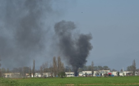 Borgo San Giacomo: incendio alla Innova Group, nessun ferito