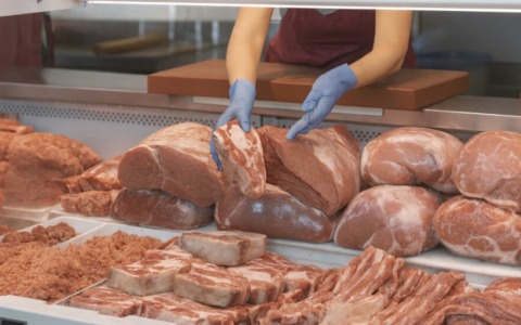 Brescia: scovata macelleria con tre tonnellate di carne non più idonea al consumo umano