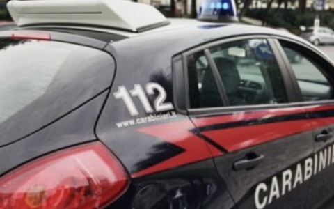 Brescia: danneggia e tenta di rubare dalle auto in sosta, denunciato un 19enne