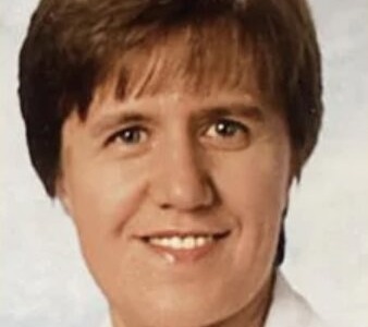 Cade dalla finestra mentre sta lavando i vetri, Oriznuovi piange Silvana: domani i funerali