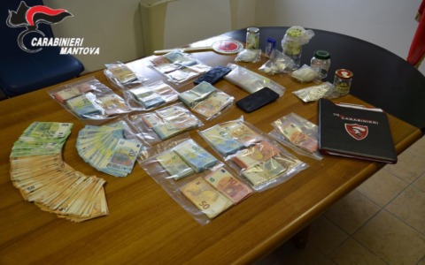 Castiglione delle Stiviere: con le torce in campagna per scavare nel terreno e nascondere la droga