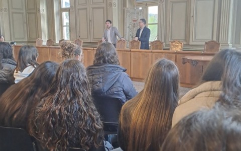 Dai Paesi Bassi a Salò: il sindaco Cagnini accoglie in Municipio un gruppo di studenti Erasmus