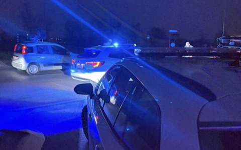 Droga e coltelli a serramanico: scoperti tre soggetti a Rezzato, scatta la denuncia