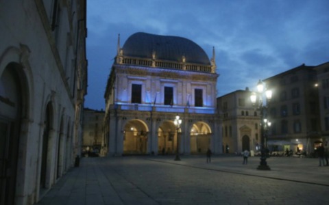 Earth Hour: sabato Palazzo Loggia sarà al buio per un’ora