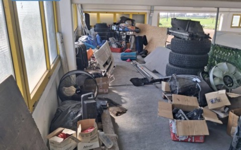 Gestione illecita di rifiuti e officina abusiva: la scoperta a Gambara