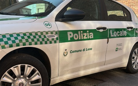 Leno: arrestato dopo un rocambolesco inseguimento della Locale, alla guida senza patente e con merce rubata
