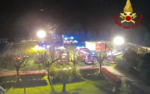 Puegnago del Garda: a fuoco il tetto di un’abitazione, coinvolti 100mq della copertura