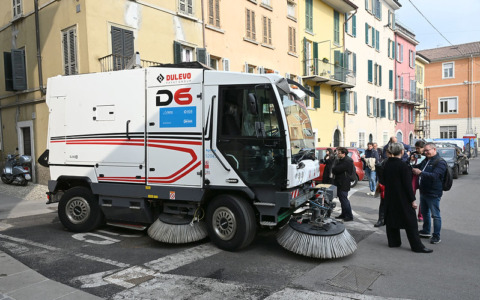 Pulizia delle strade: novità a Brescia, via l’incubo del divieto di sosta mensile