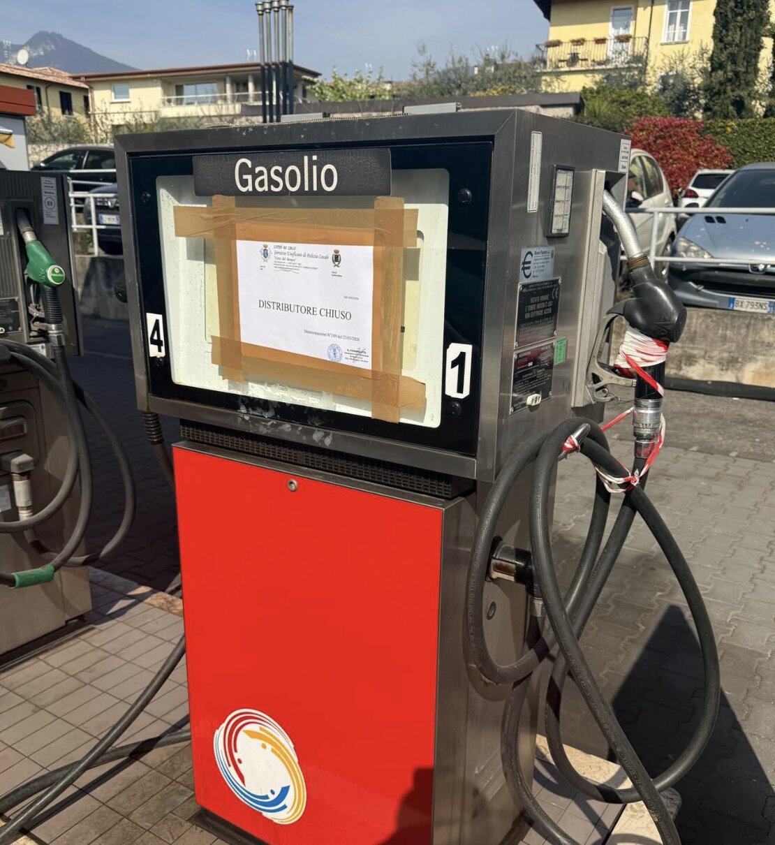Salò: apposti i sigilli a due distributori di carburanti