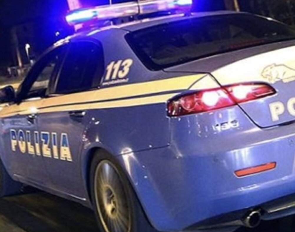 Si spaccia per il direttore nazionale della Polizia Postale e invita la vittima a trasferire il conto su un Iban “sicuro”