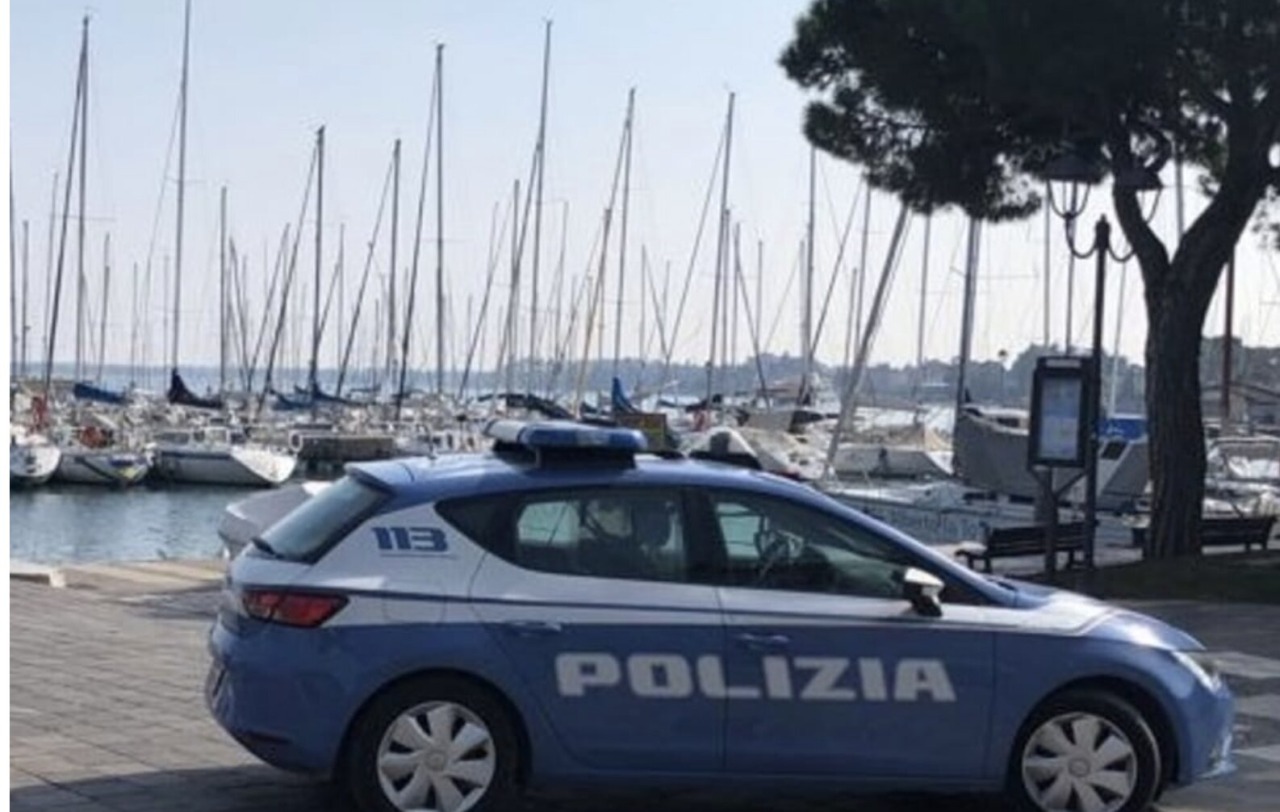 Sirmione: pusher scoperto mentre vendeva cocaina nel parcheggio di un supermercato