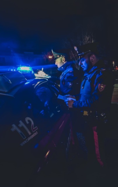 Tentato furto in casa a Roè Volciano: il ladro scoperto si lancia nel giardino e fugge