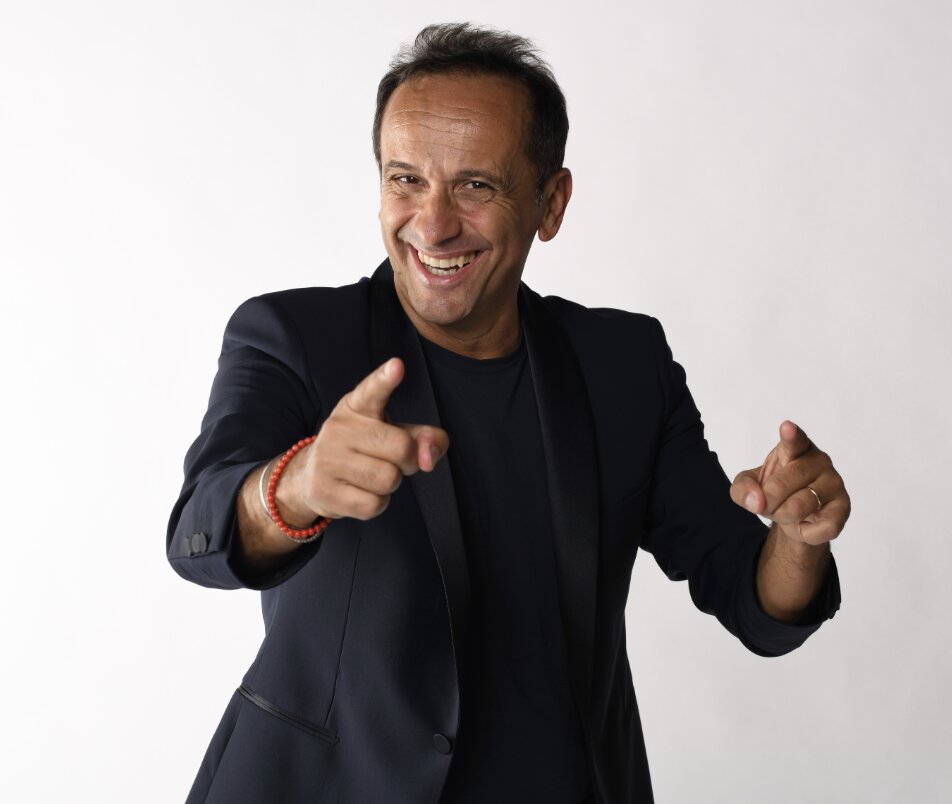 Uccio De Santis, “Scusi, per Hollywood?”: rinviato lo spettacolo al Clerici