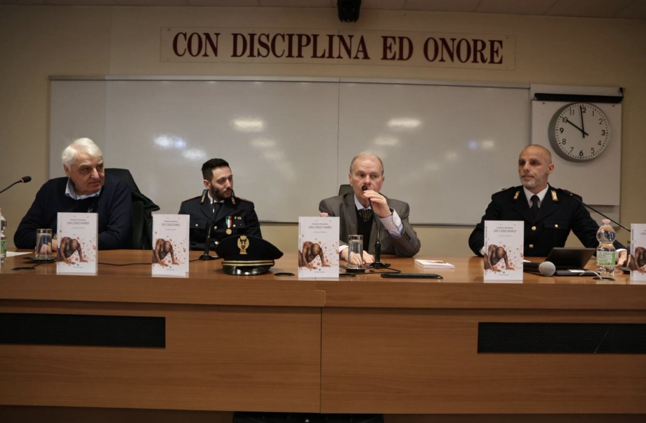 “Un Caso Raro”: presentato alla Polgai di Brescia il libro del Sovrintendente Domenico Geracitano