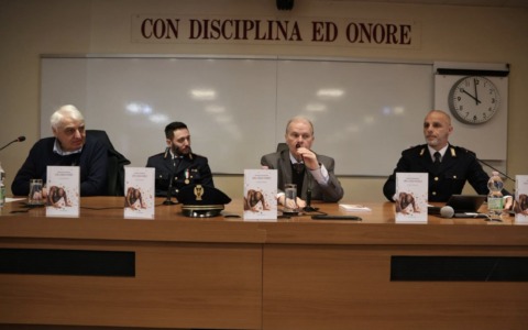 “Un Caso Raro”: presentato alla Polgai di Brescia il libro del Sovrintendente Domenico Geracitano