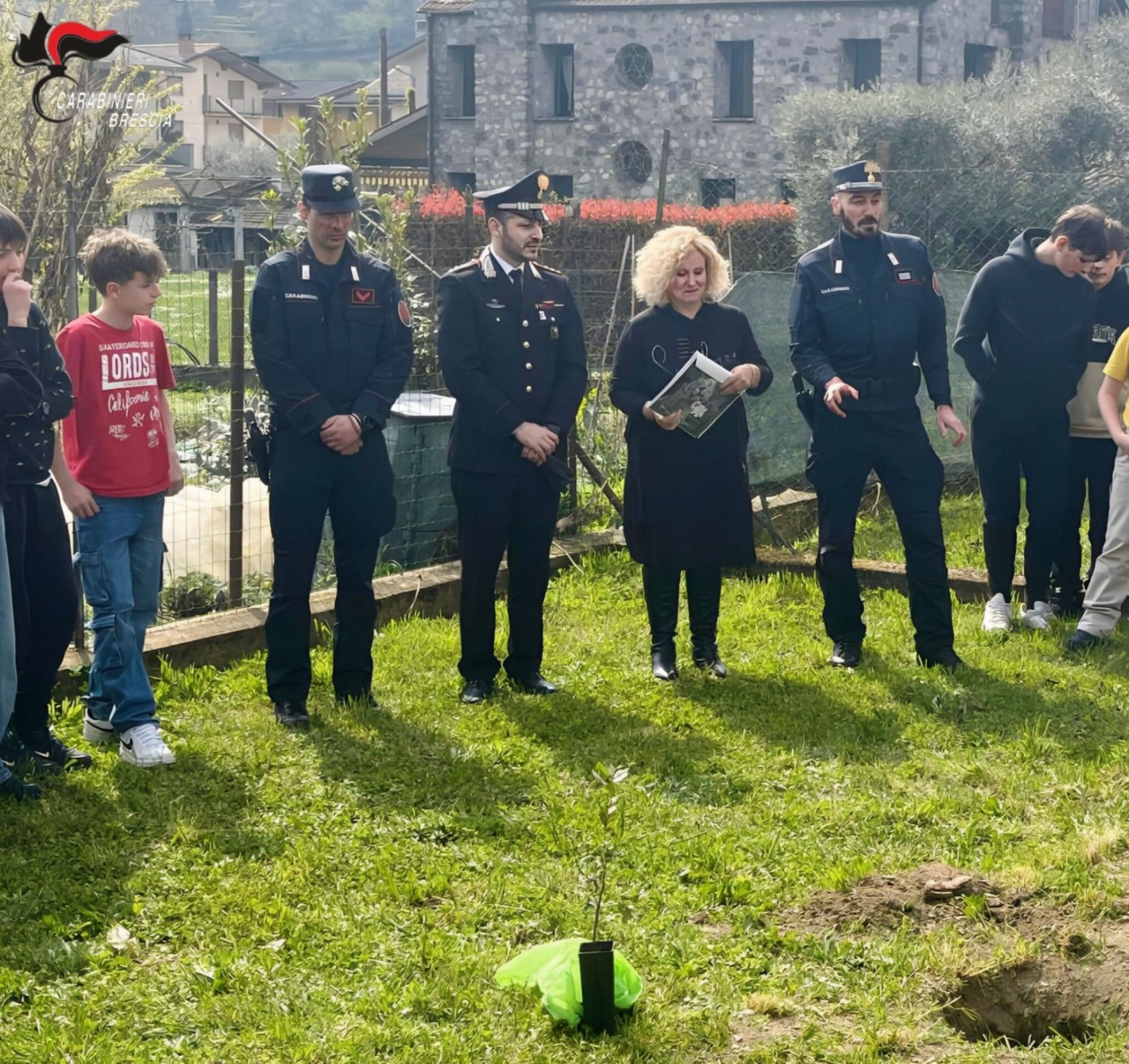 “Un albero per il futuro”: studenti e Carabinieri Forestali insieme per l’ambiente