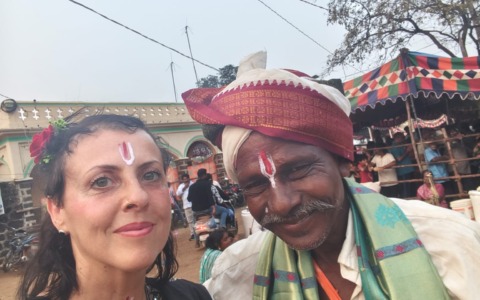 Volontaria bresciana bloccata in India: la “via di fuga” passa per la Cina