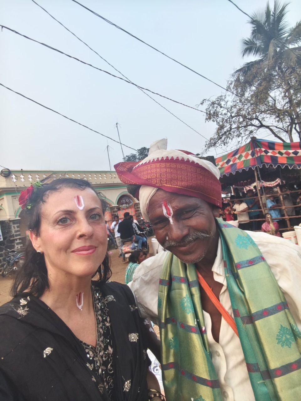 Volontaria bresciana bloccata in India: la “via di fuga” passa per la Cina