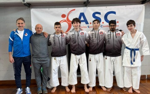 Gemellaggio vincente: asd il Dojo e Nakayama conquistano la medaglia d’argento ai Regionali di Karate Asc a Calcinato