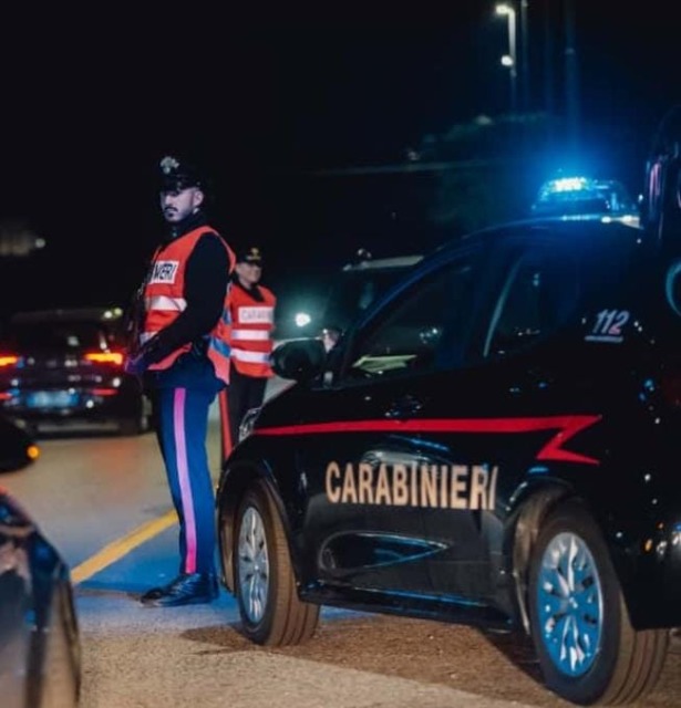 Adro, torna a casa ubriaco e si scaglia contro i Carabinieri: arrestato un papà di 38 anni