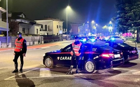 Identificate 230 persone e ritirate 5 patenti: aumento dei controlli nel primo week end di primavera