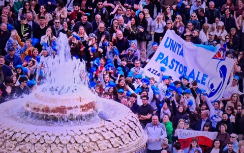 I giovani di Azzano e Capriano a Roma: Papa Leone li saluta