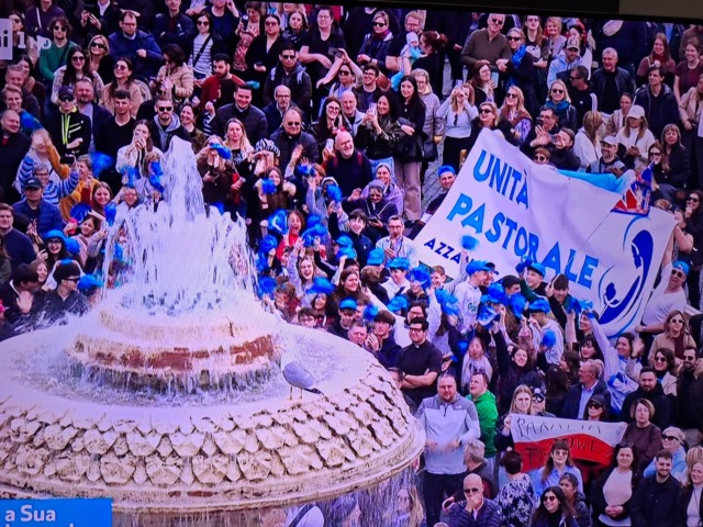 I giovani di Azzano e Capriano a Roma: Papa Leone li saluta