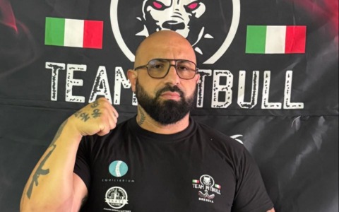 Impresa Cristian Romeo: vittoria al Super Match di braccio di ferro tra seicento atleti