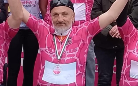Oscar Signorini conquista la maglia rosa al Giro Handbike 2026