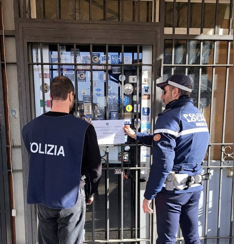 Bar come centro di spaccio: titolare arrestato in flagrante e attività chiusa