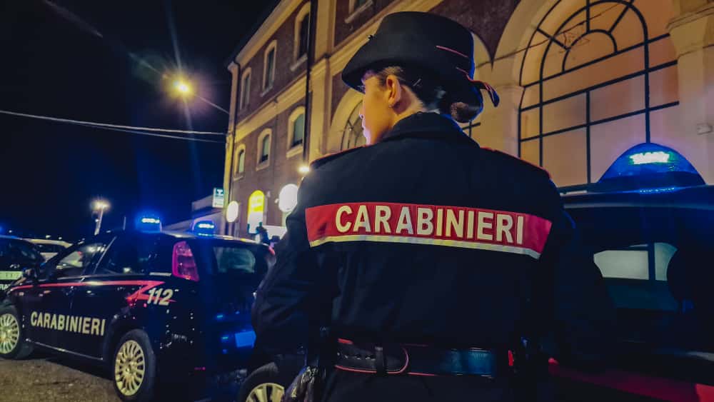 Brescia: tentano di sfilare il marsupio ad un giovane per strada, tre denunciati
