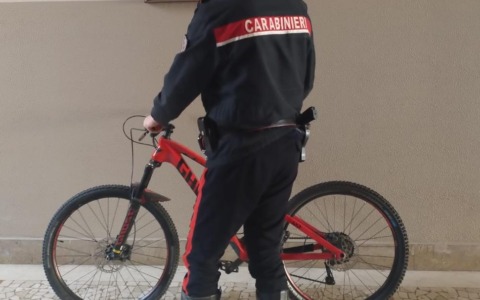 Brescia: bici elettrica rubata rintracciata da Gps, denunciato un 18enne