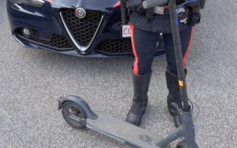Carpenedolo:  aggrediscono la vittima con un monopattino elettrico, denunciati tre giovani