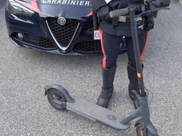 Carpenedolo:  aggrediscono la vittima con un monopattino elettrico, denunciati tre giovani