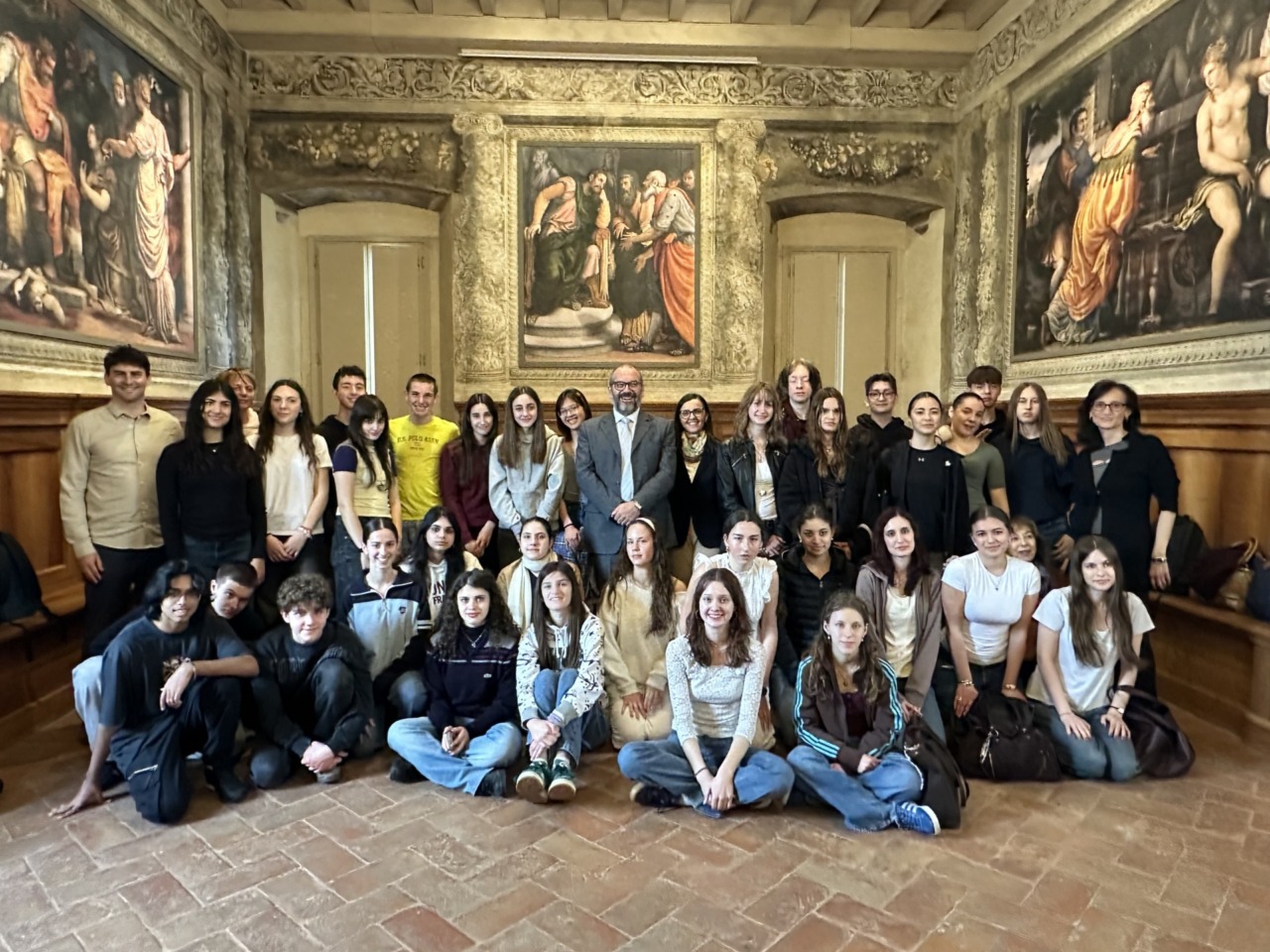 Da Darmstadt alla Loggia: una trentina di studenti in visita a Brescia