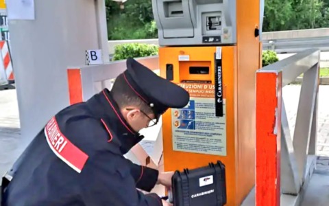 Distributore e autolavaggio, attività sospesa: lavoratori irregolari, ammende per oltre 45mila euro