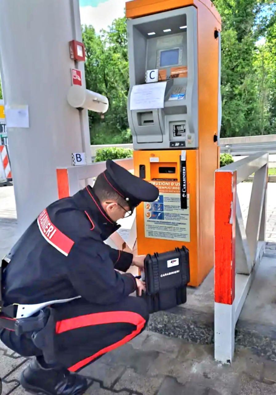 Distributore e autolavaggio, attività sospesa: lavoratori irregolari, ammende per oltre 45mila euro