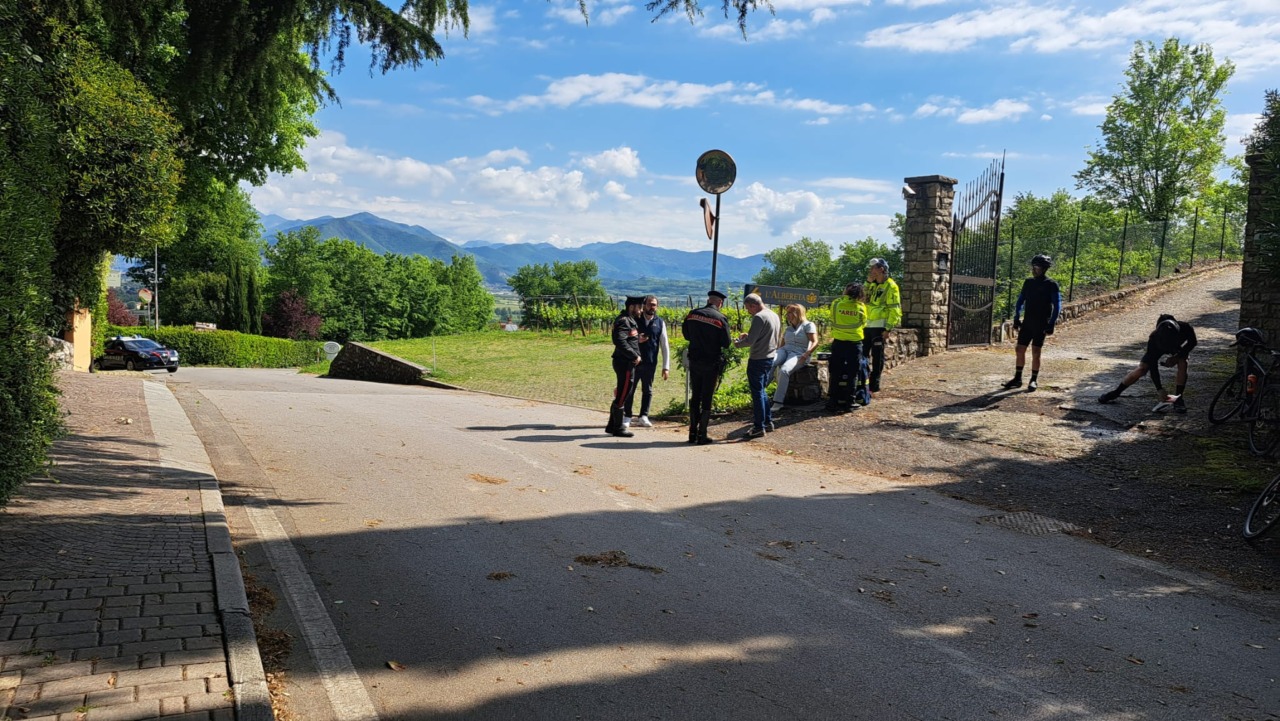 Malore in bici a Erbusco, gravissimo un 64enne