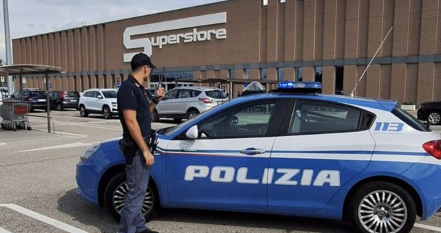 Esselunga di via Milano: ennesimo furto, in manette un 33enne