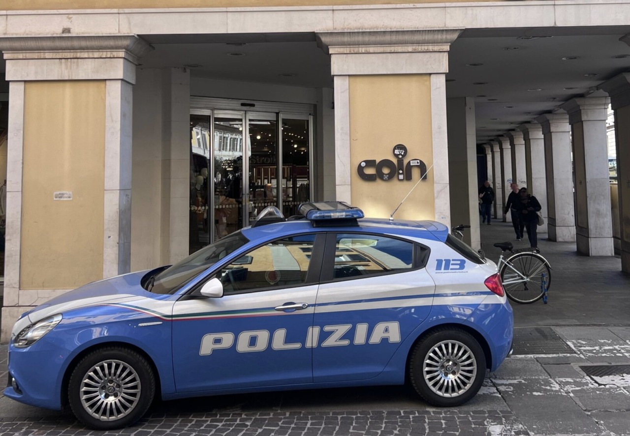 Furto alla Coin a Brescia: in manette una 56enne