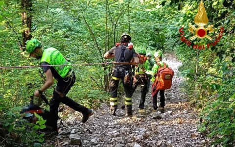 Gardone Riviera: turista si sloga una caviglia, l’intervento del Cnsas