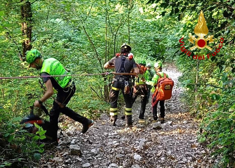 Gardone Riviera: turista si sloga una caviglia, l’intervento del Cnsas