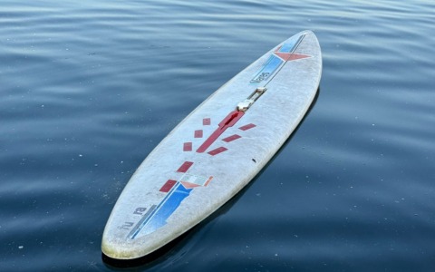 Guardia Costiera: ritrovata una tavola da windusrf, l’appello
