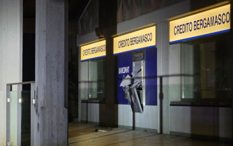 Colpo fallito al bancomat di Timoline: ladri in fuga senza bottino