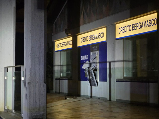 Colpo fallito al bancomat di Timoline: ladri in fuga senza bottino