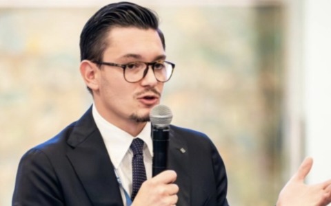 Inselvini (FdI – Ecr) interviene sul tema cannabis: “Provocazioni indegne di Magi in Parlamento, droga non è libertà ma morte”