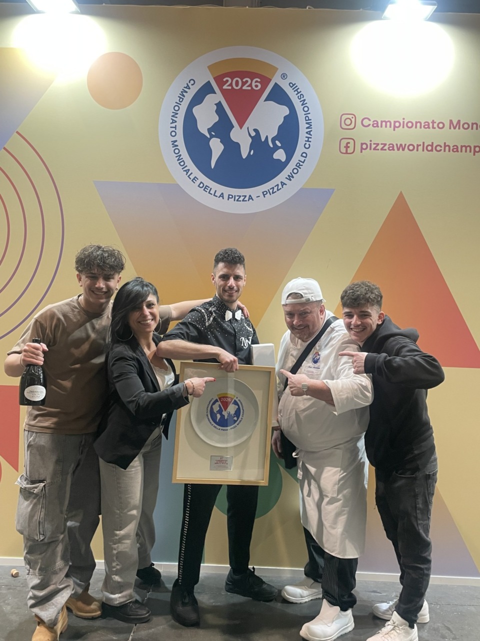 Nicola Matarazzo, il pizzaiolo acrobatico bresciano per la terza volta Campione del Mondo